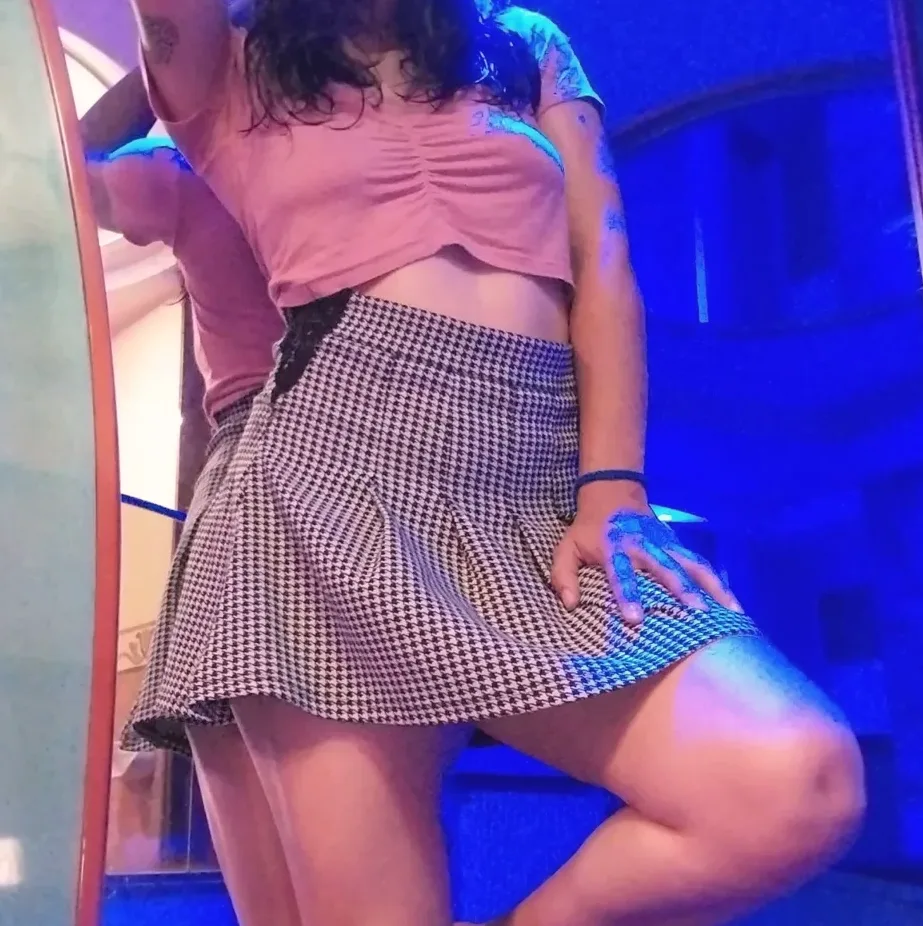 Ada, 35