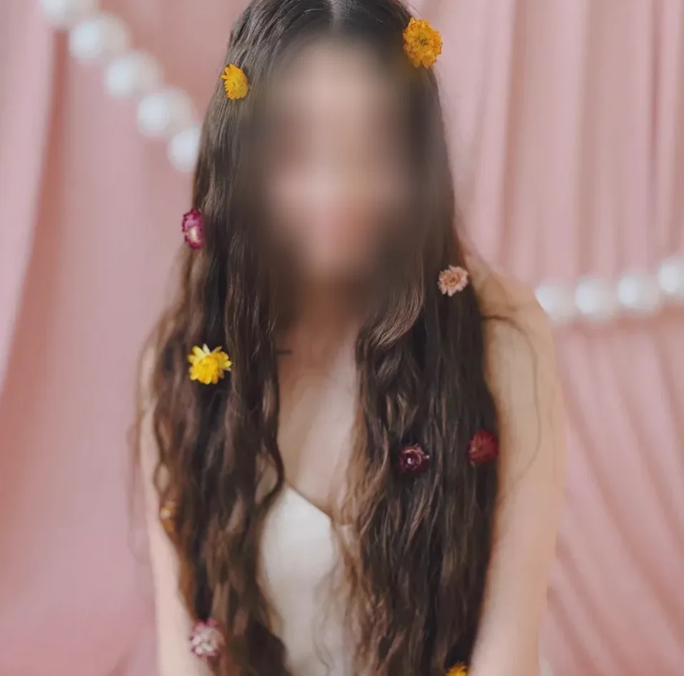 Olivia, 21