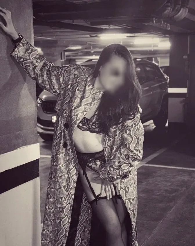 Rosie, 25